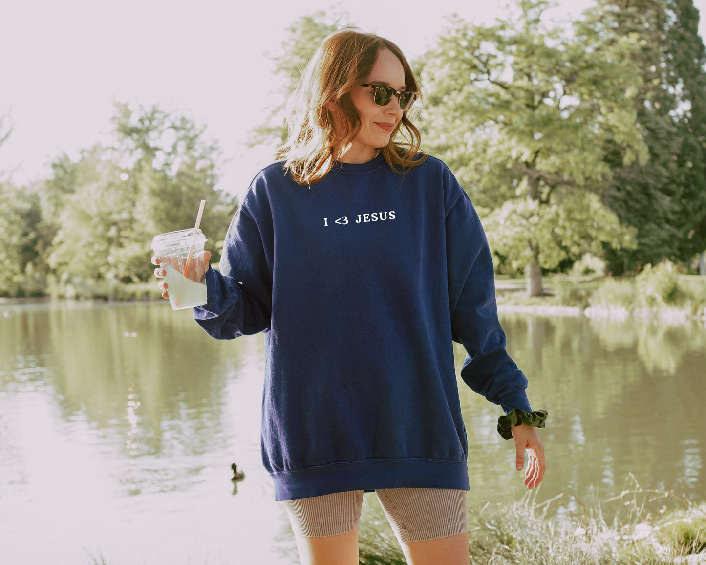 I <3 JESUS UNISEX SWEATSHIRT