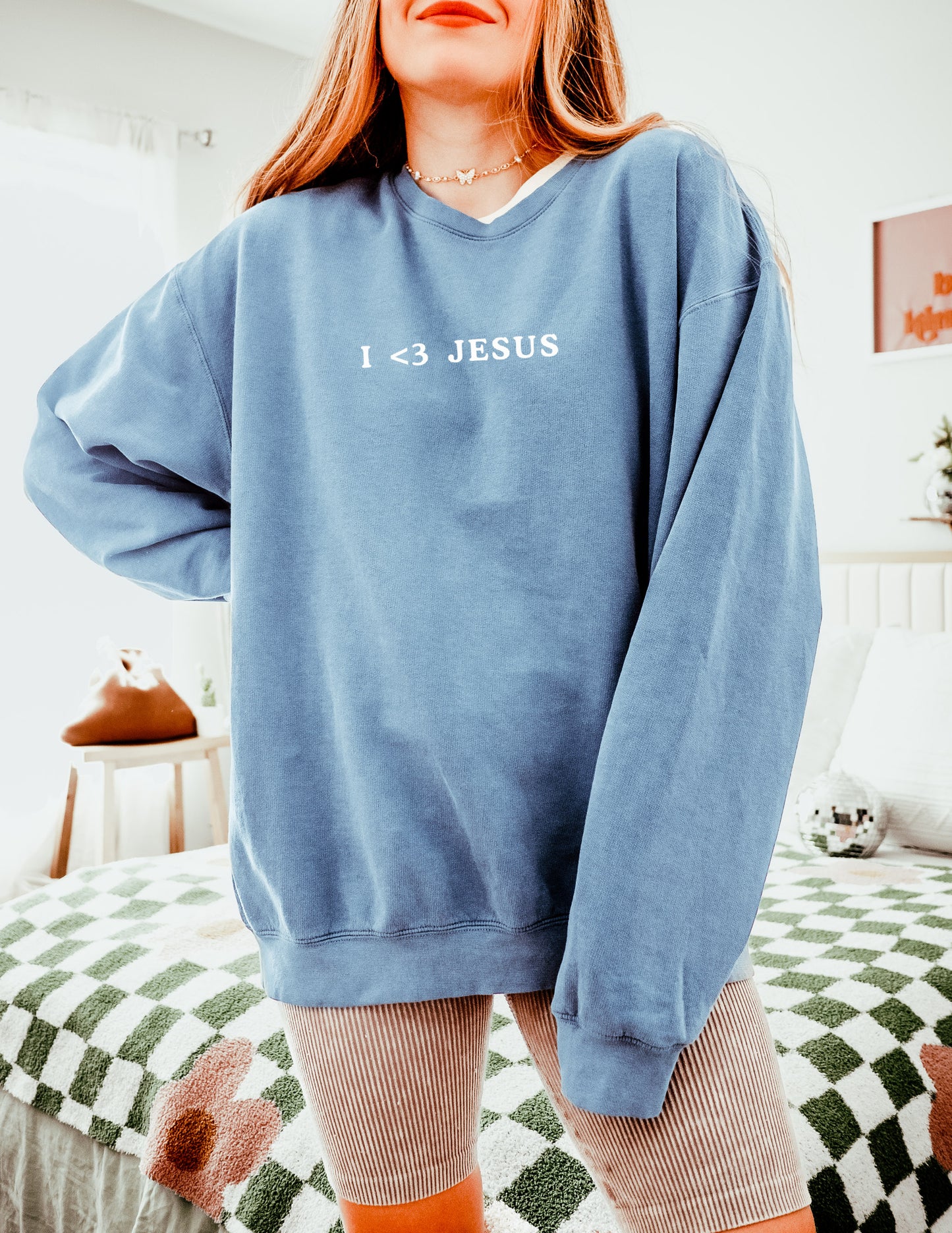 I <3 JESUS UNISEX SWEATSHIRT