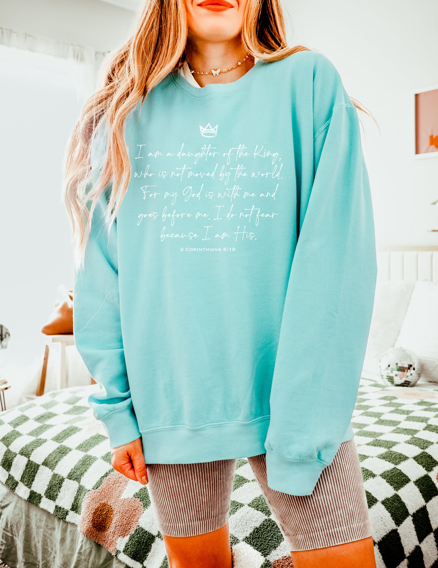 DAUGHTER OF THE KING UNISEX SWEATSHIRT