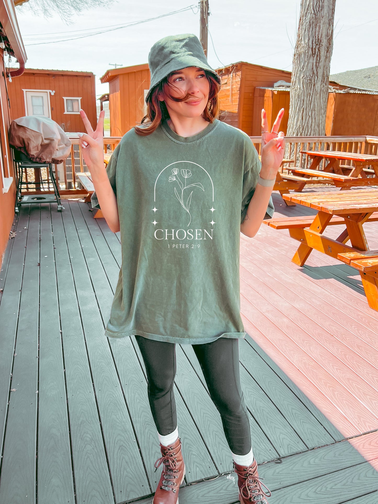 CHOSEN 1 PETER 2:9 UNISEX TEE