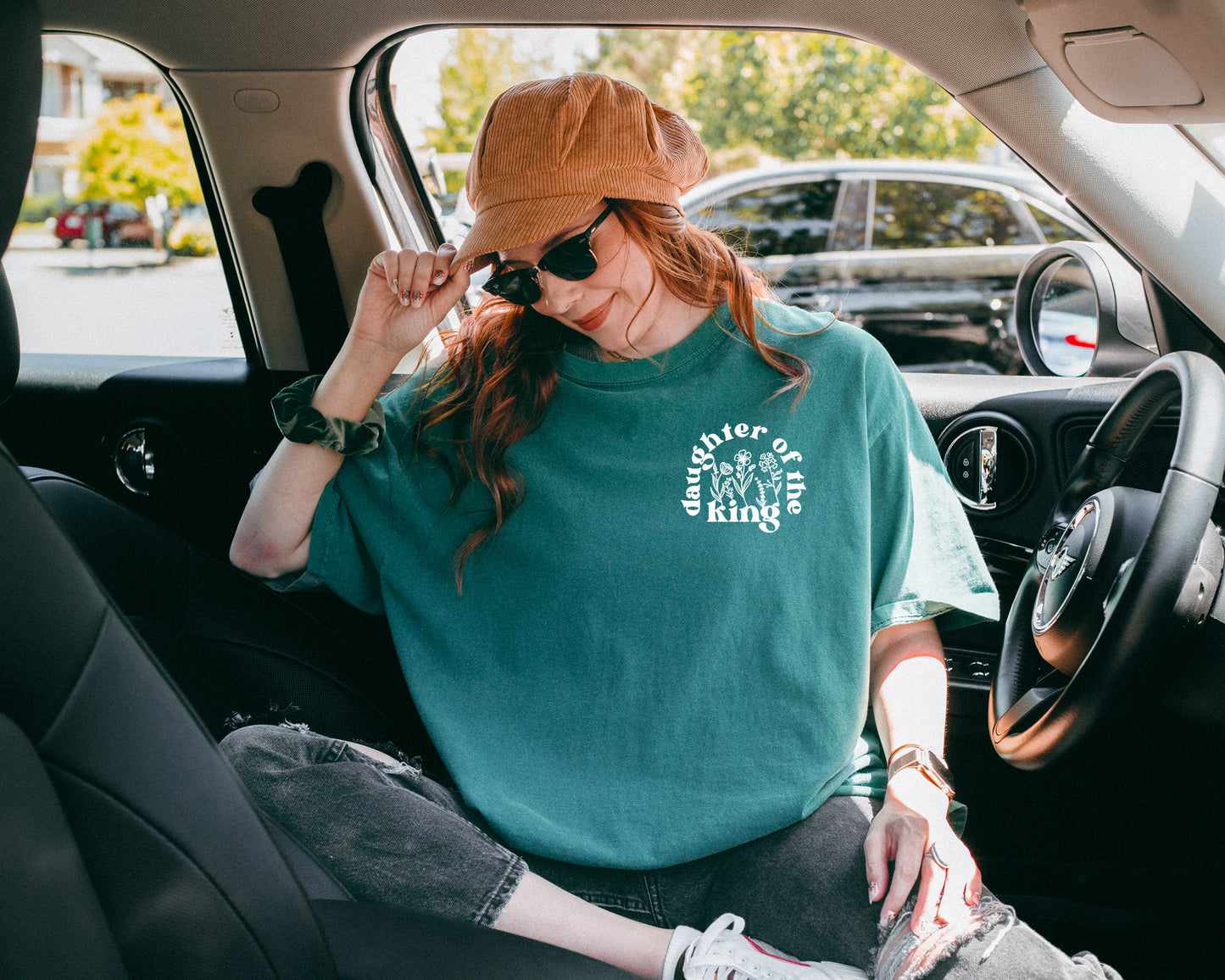 DAUGHTER OF THE KING POCKET DESIGN UNISEX TEE