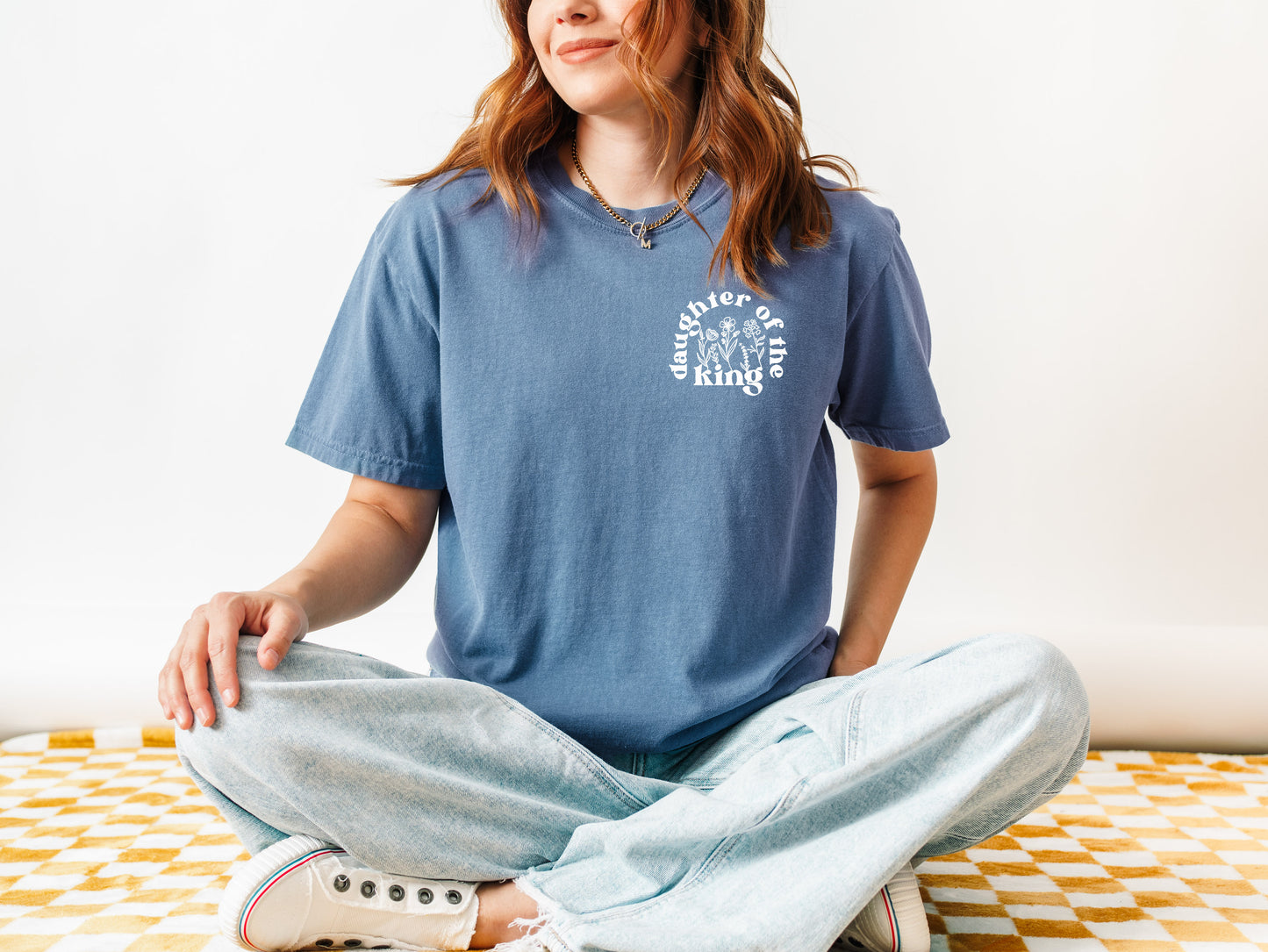 DAUGHTER OF THE KING POCKET DESIGN UNISEX TEE