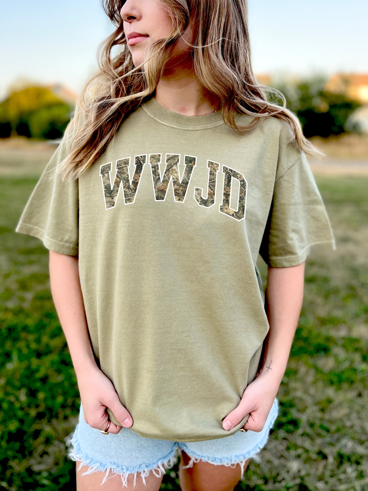 CAMO WWJD UNISEX TEE