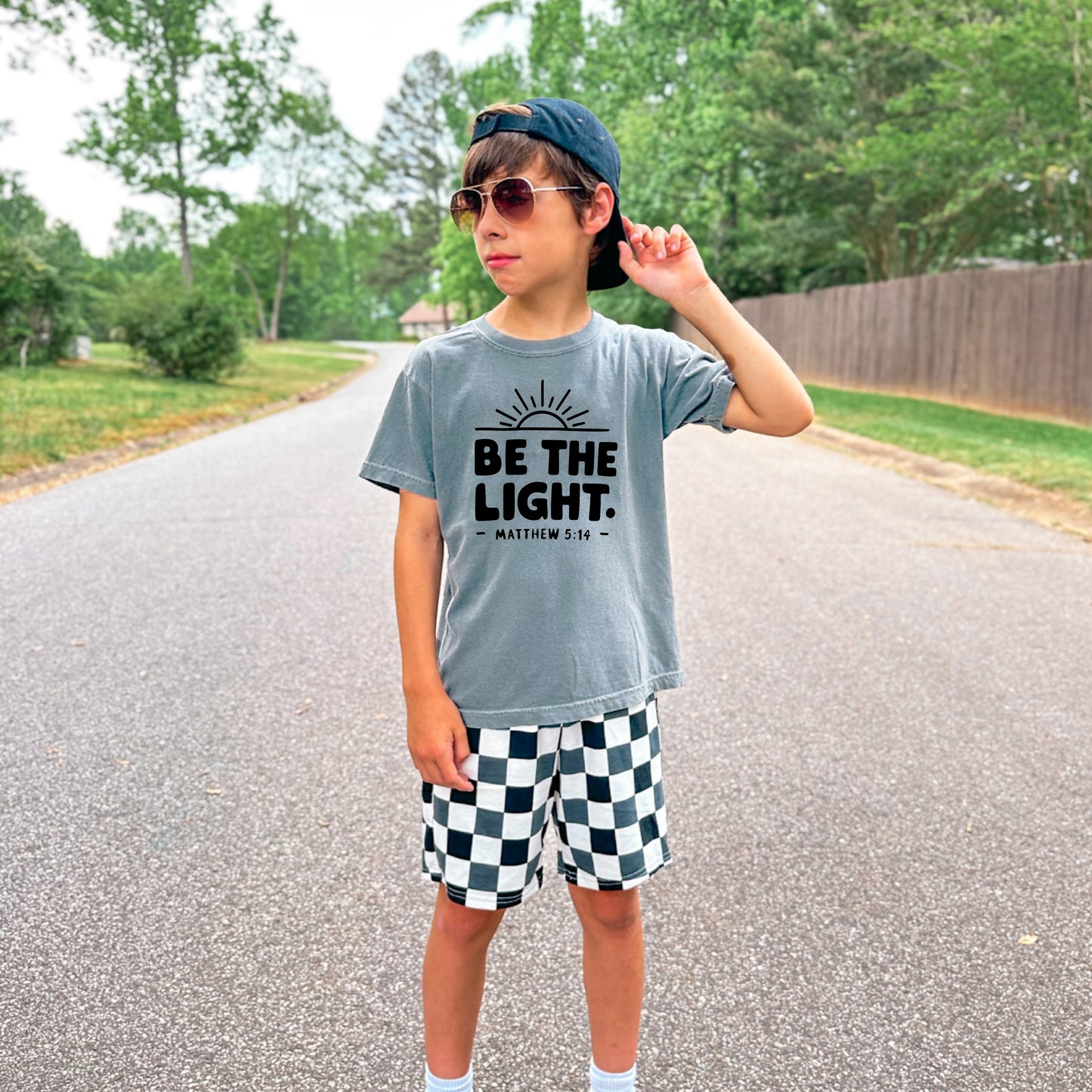 BE THE LIGHT YOUTH TEE - SIZE SMALL IN GREY