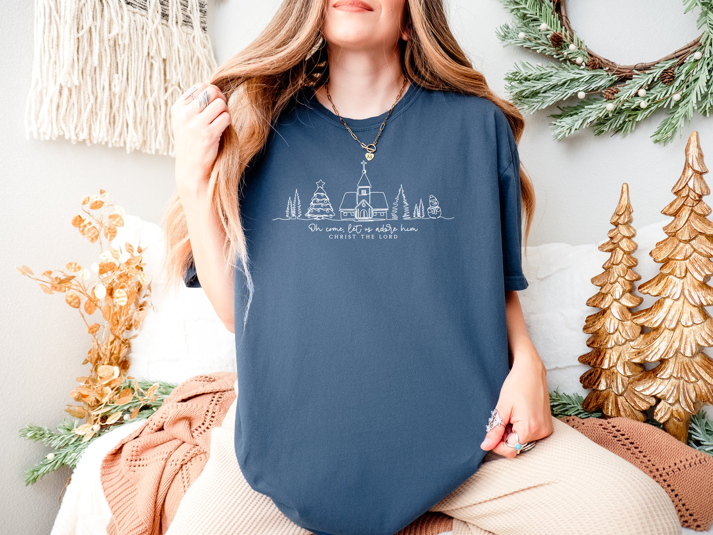 CHRISTMAS: OH COME LET US ADORE HIM UNISEX TEE (CHURCH)