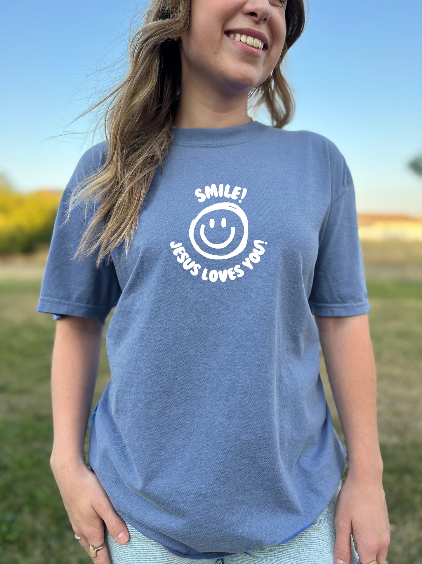 SMILE JESUS LOVES YOU! UNISEX TEE