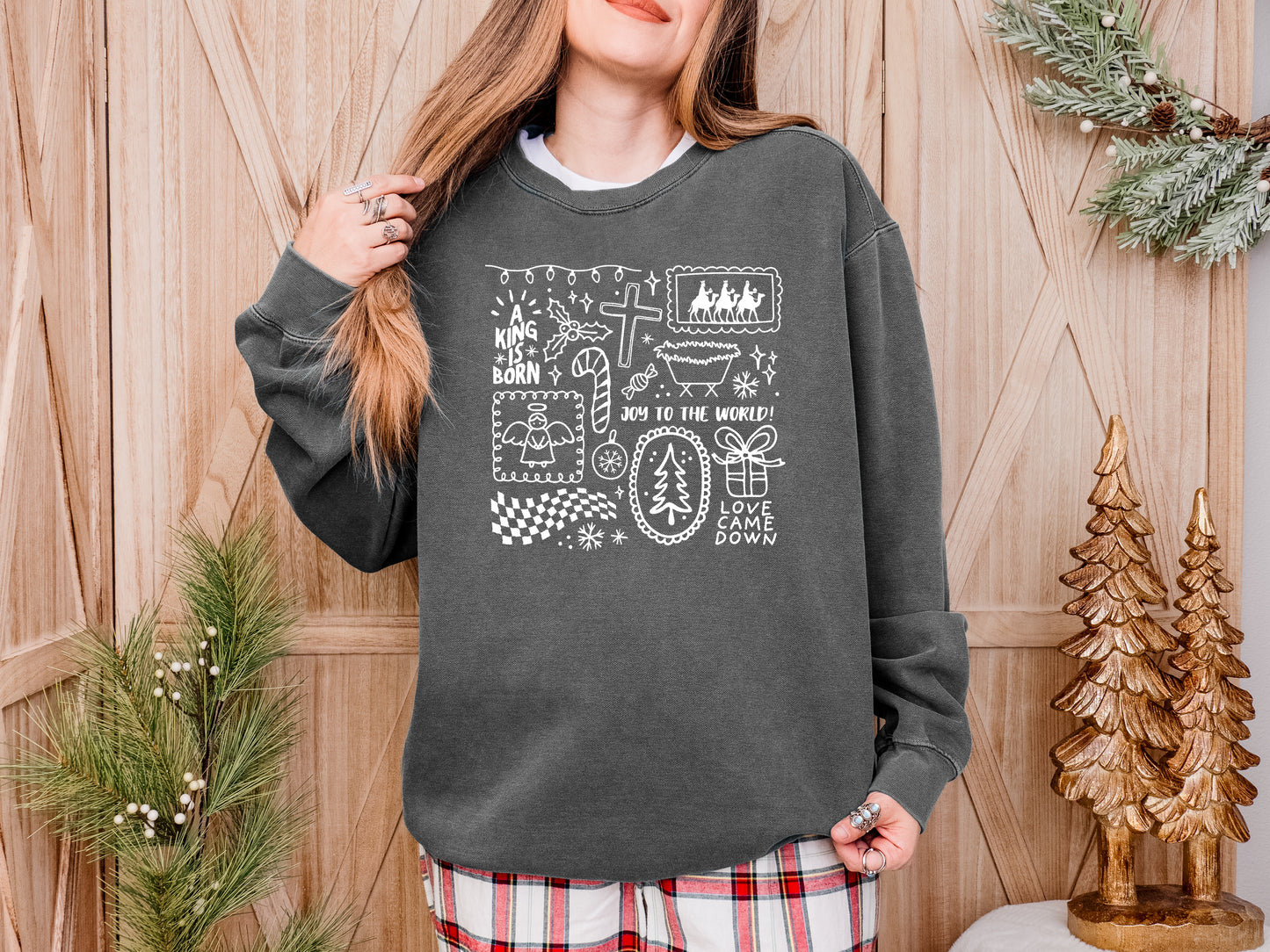 CHRISTMAS: A KING IS BORN COLLAGE UNISEX SWEATSHIRT