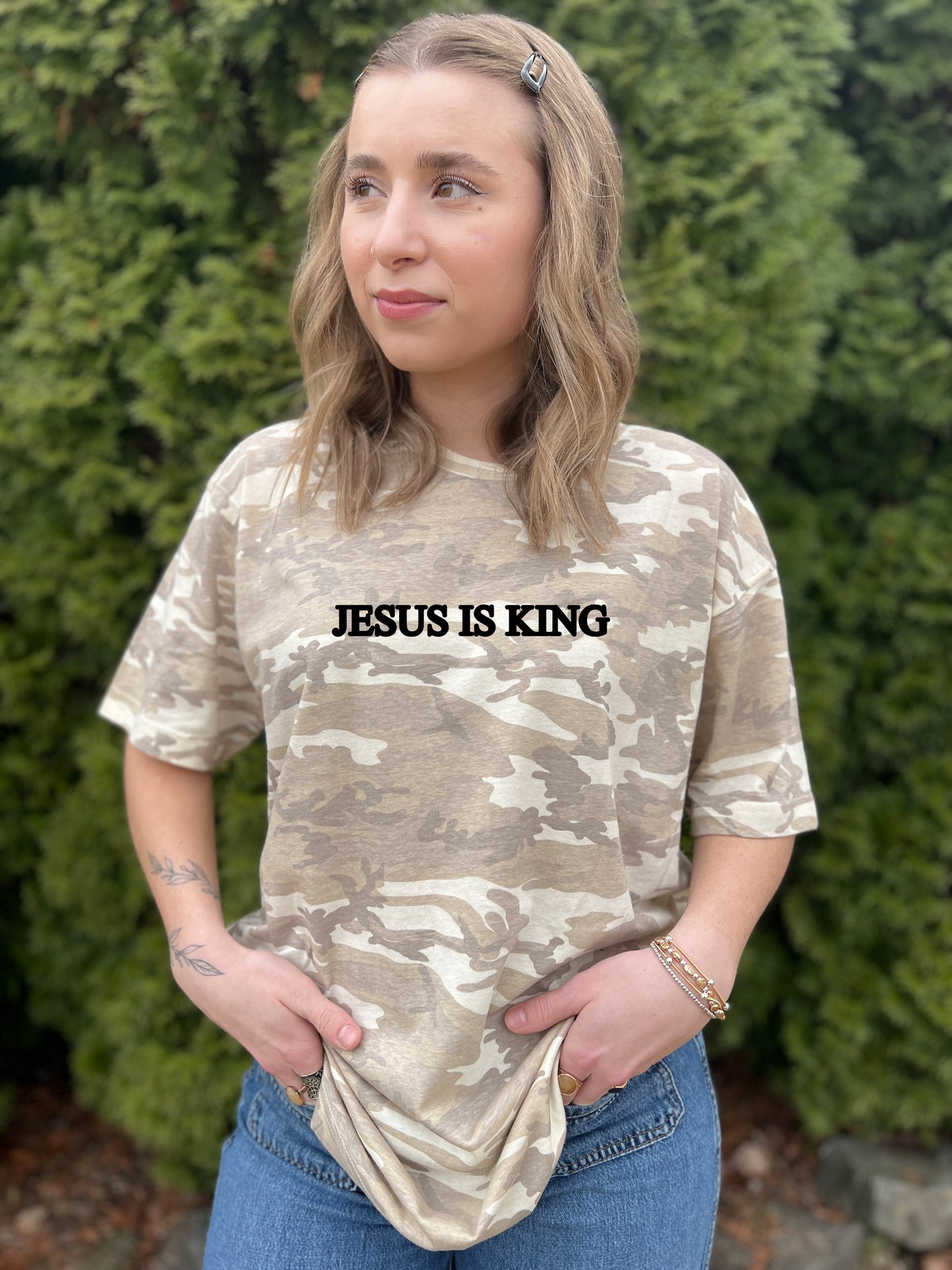 JESUS IS KING UNISEX TEE IN NATURAL CAMO (PUFFY DESIGN)