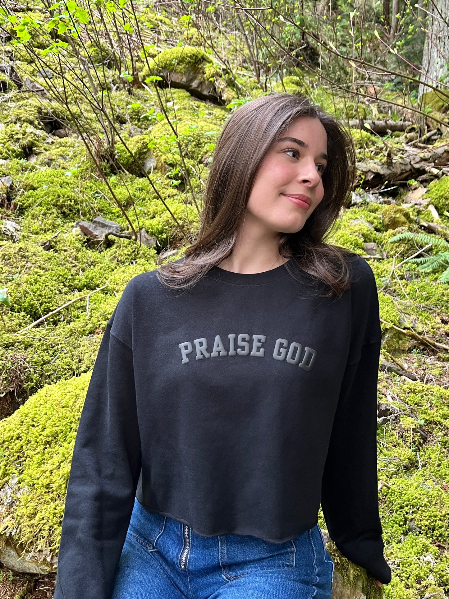 PRAISE GOD PUFFY WOMEN'S CROPPED SWEATSHIRT